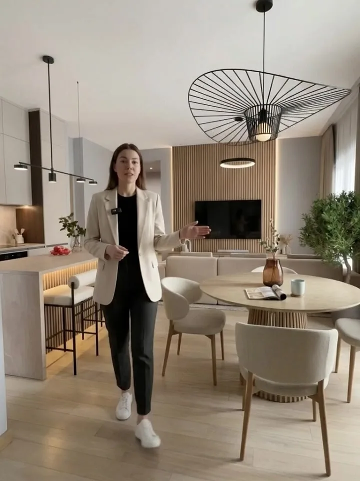 Storyboard frame: arrival in a living room
